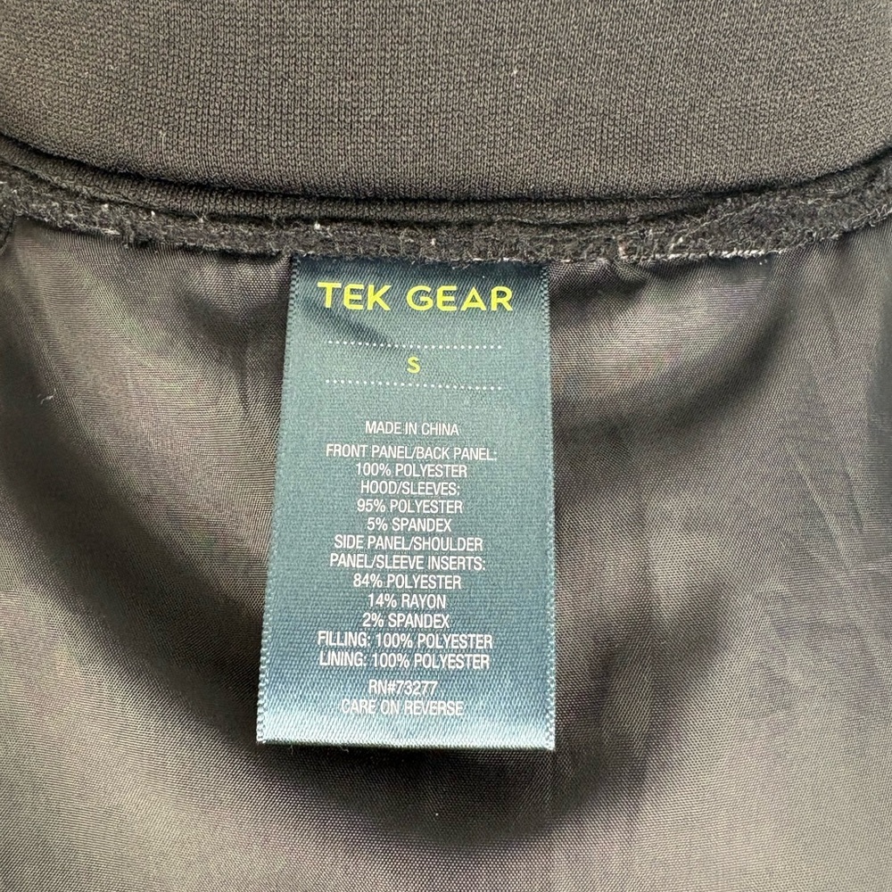 TEK GEAR Black Quilted Hooded Jacket w/ Thumb Holes – Size Small - Picture 6 of 8